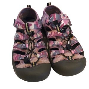 KEEN WATERPROOF SANDALS PINK CAMOUFLAGE SIZE 6